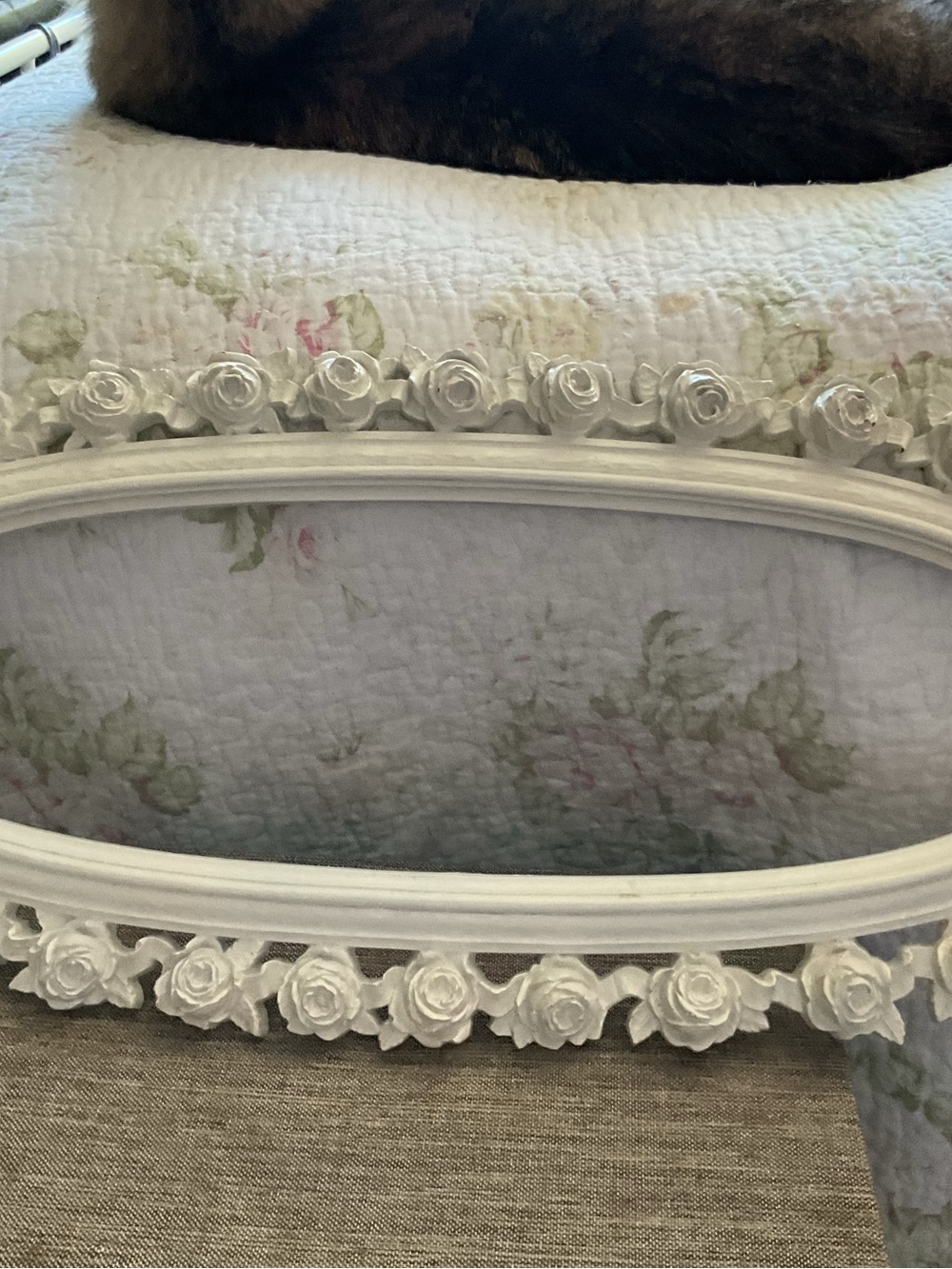 White Decorative Oval Frame  with Rose Trim